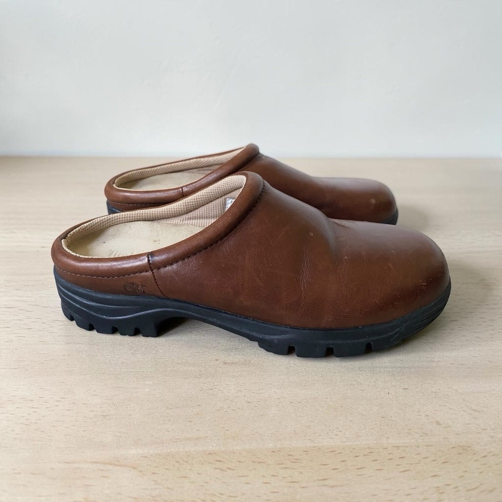 Timberland Slip On Leather Clogs Mules Women's 6.5M Brown Lug Sole Comfort